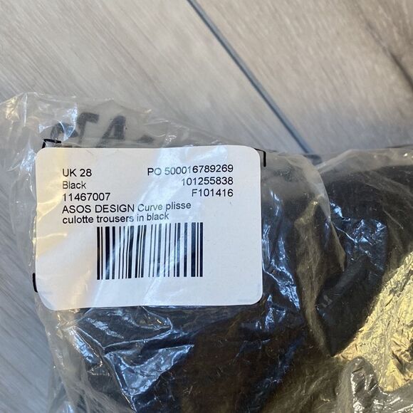 ASOS‎ DESIGN Curve plisse culotte pants in black 24 NWT and in packaging - Picture 7 of 8